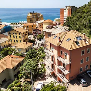 appartamenti-in-piazzetta.hotelitalianriviera.com/